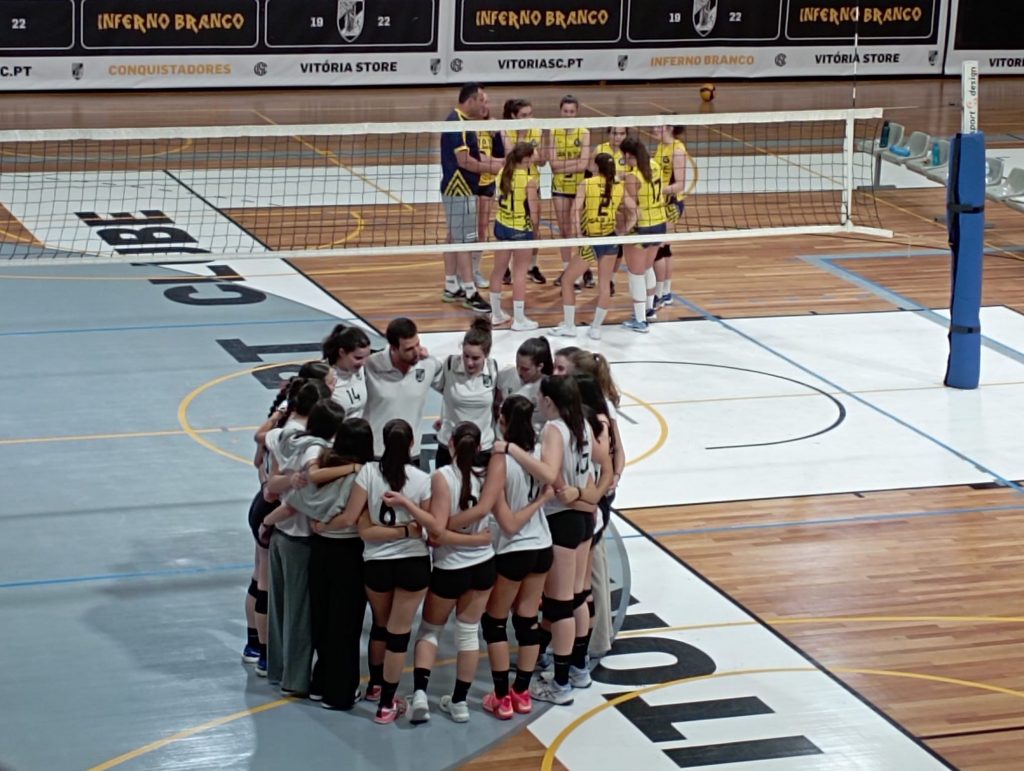 Torneios de voleibol com a participação dos Conquistadores - Vitória Sport  Clube